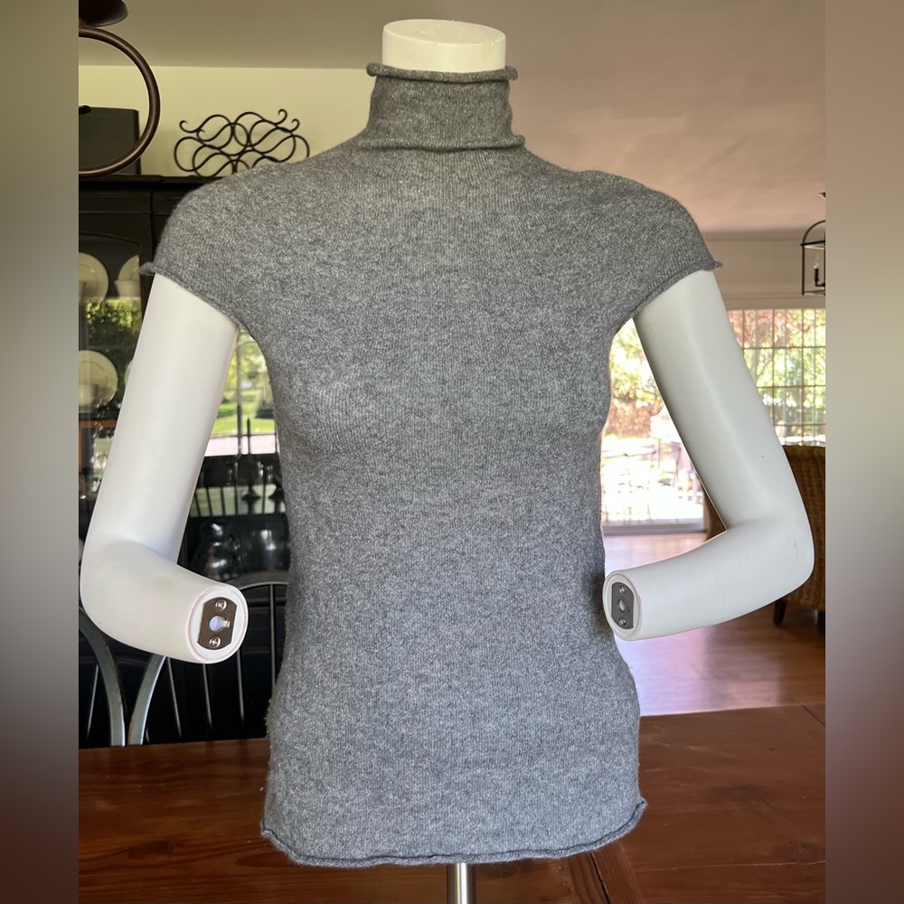 Malo Women’s Cashmere Blend Short Sleeve Mock Neck Sweater EUC